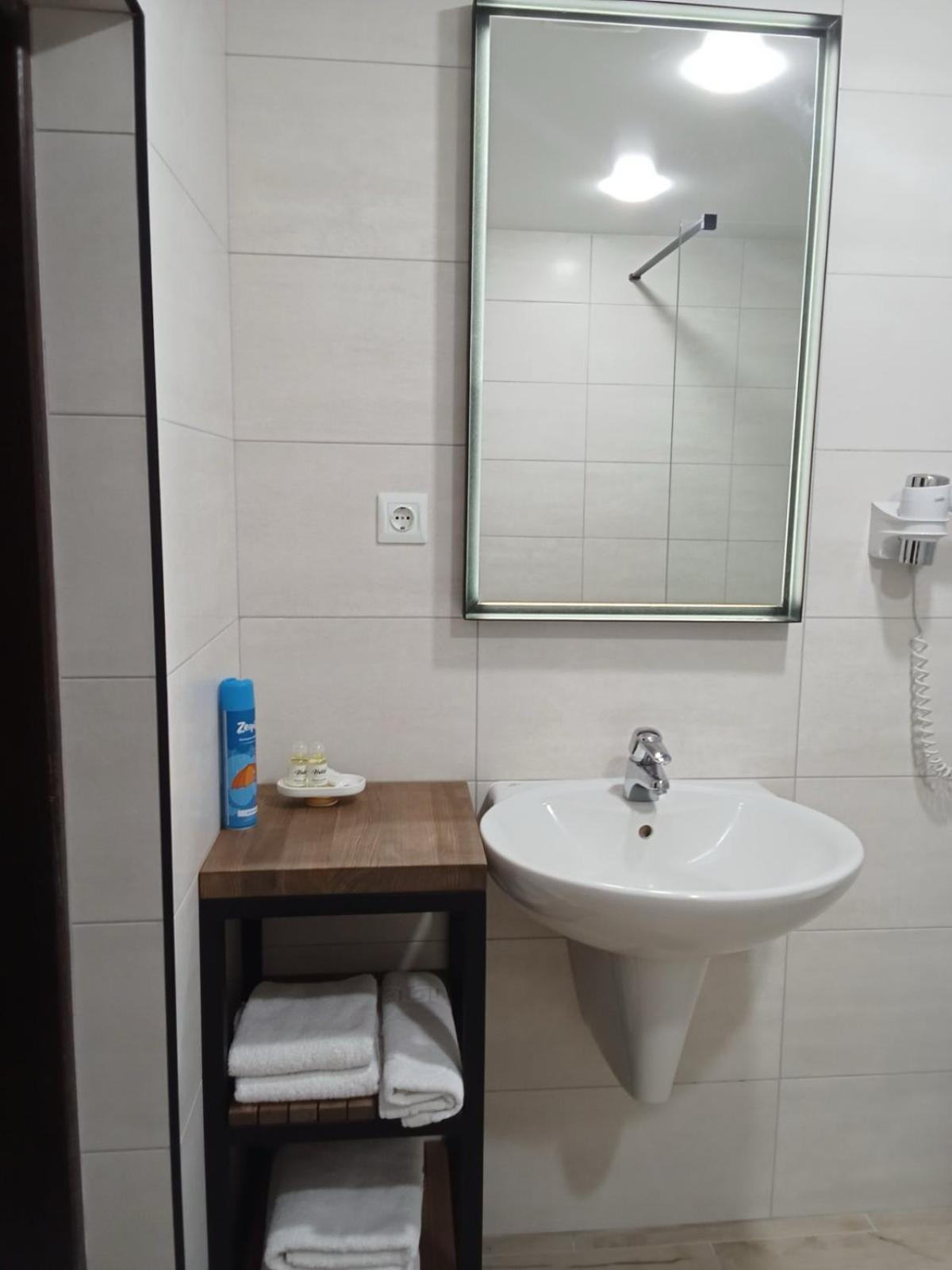 Фільварок Кмитів Hotel Velyki Kosharishcha Екстериор снимка
